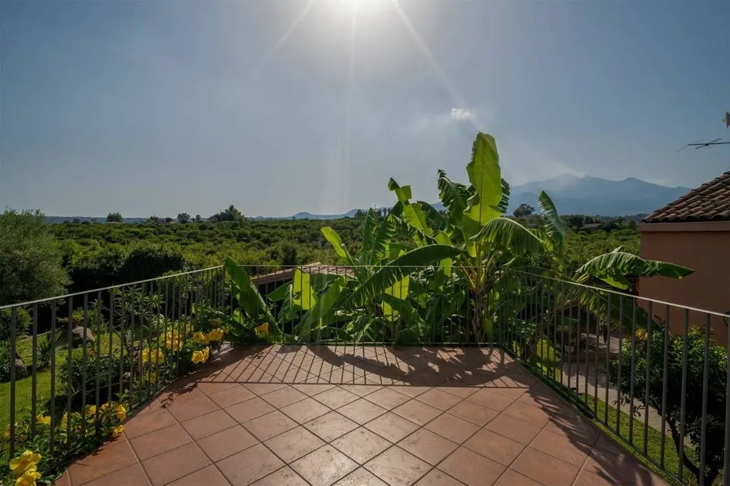 Terrass - Luxury Villa with Pool in Acireale, Sicily