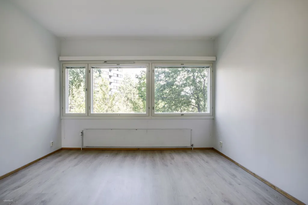 Pièces - Spacious Apartment with Balcony in Kontula, Helsinki