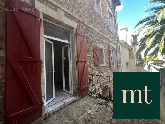 Välivaade - Traversing Apartment in Historic Stone House, Biarritz