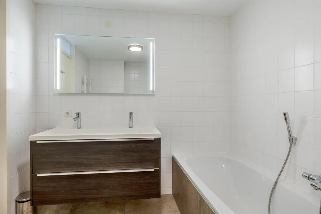 Bagni - Modern Apartment with City View in Rotterdam