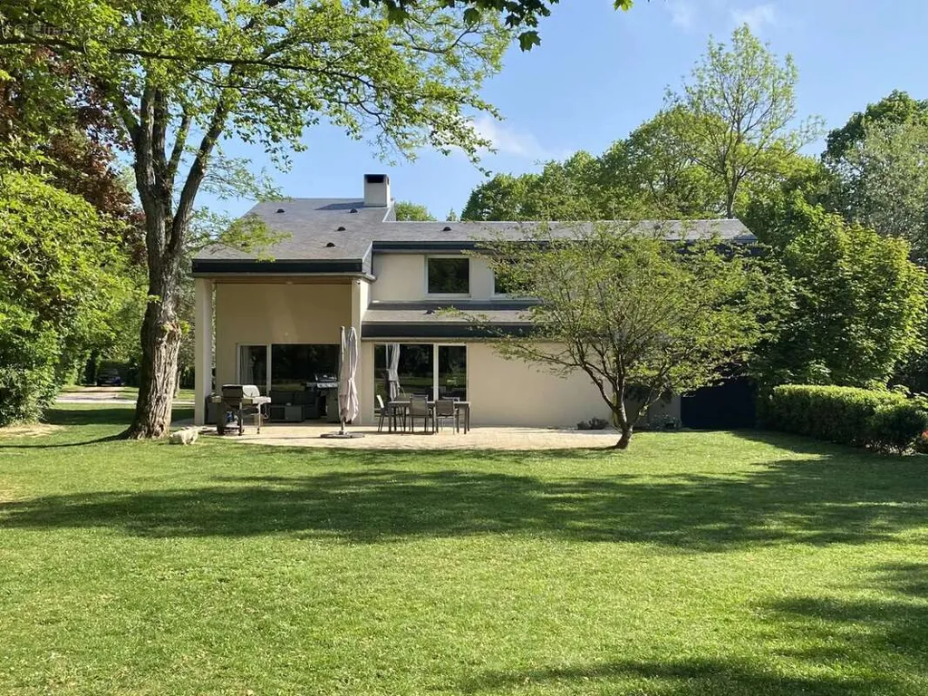 Aed - Architectural House with Garden in Normandy