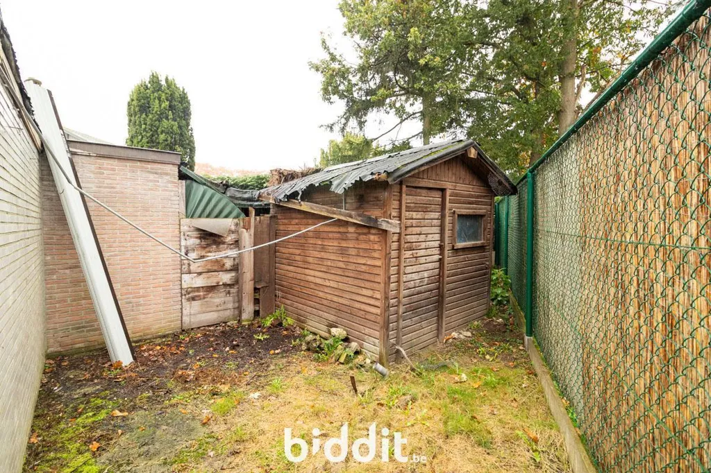 Aed - Renovatable House with Garage in Hasselt