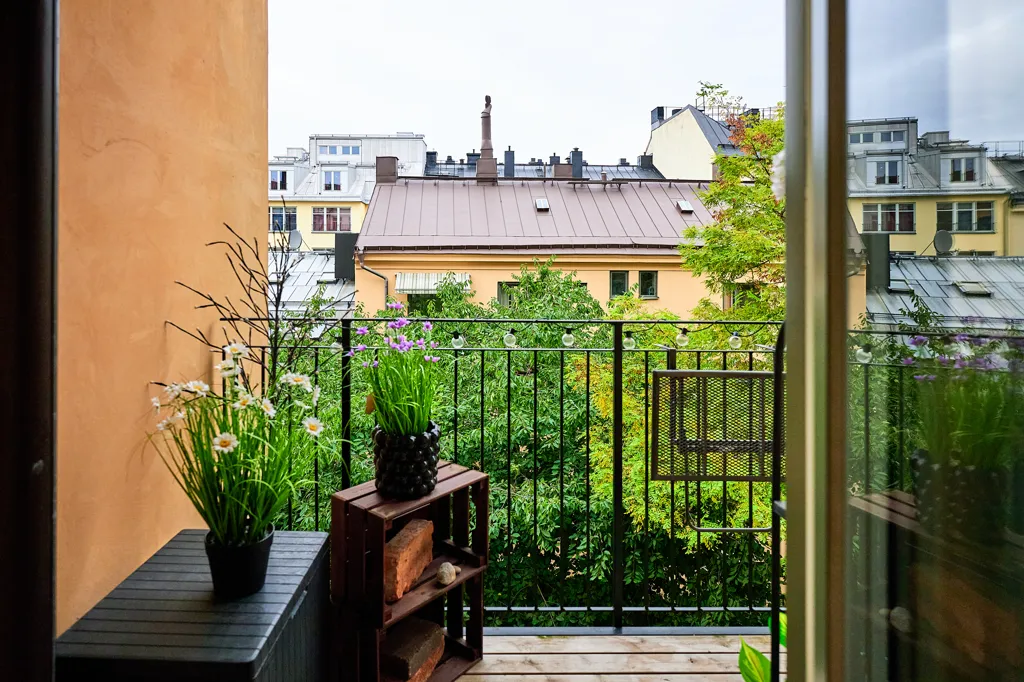 Balcone - Turn-of-the-Century Flat with Balcony in Södermalm