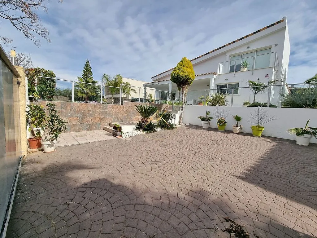 Garden - Chalet with Pool and Terrace in Torre en Conill