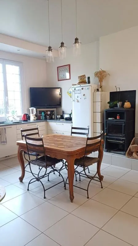 Salle à manger - Propriété Historique avec Piscine à Noyon