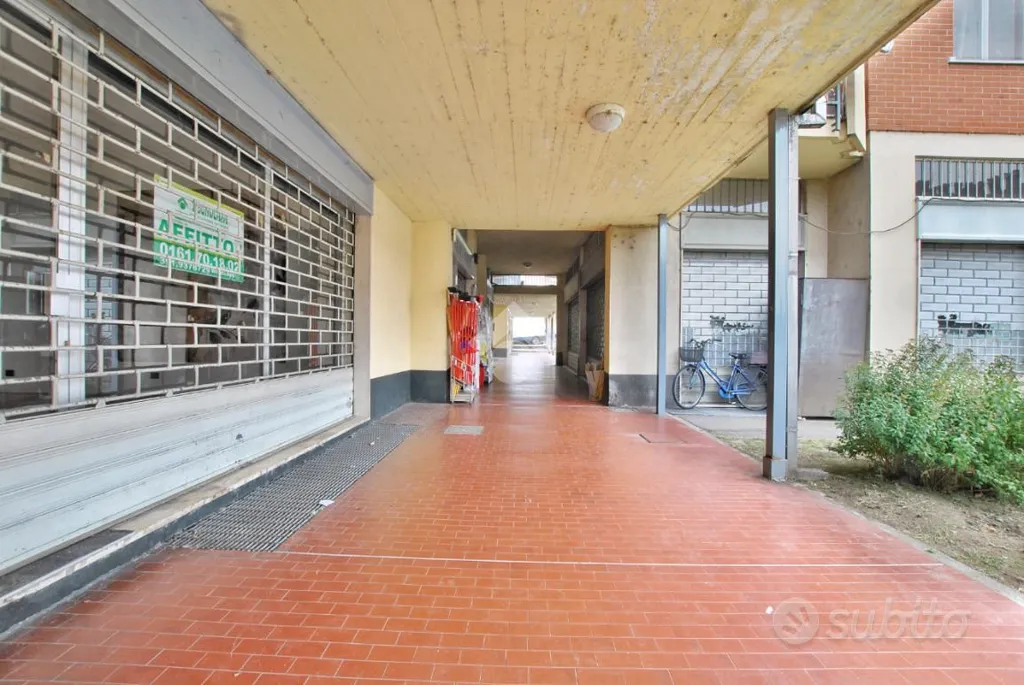 1-room commercial property in IT