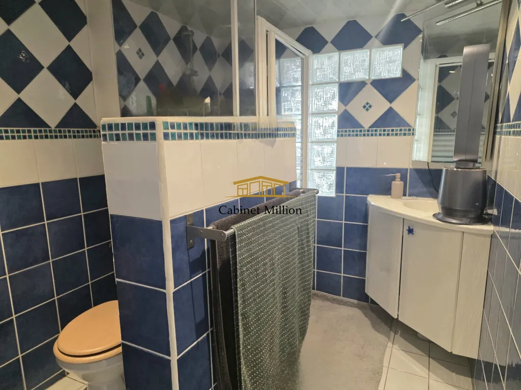 Bagni - Charming 2-Bed Flat with Balcony in Vic-la-Gardiole