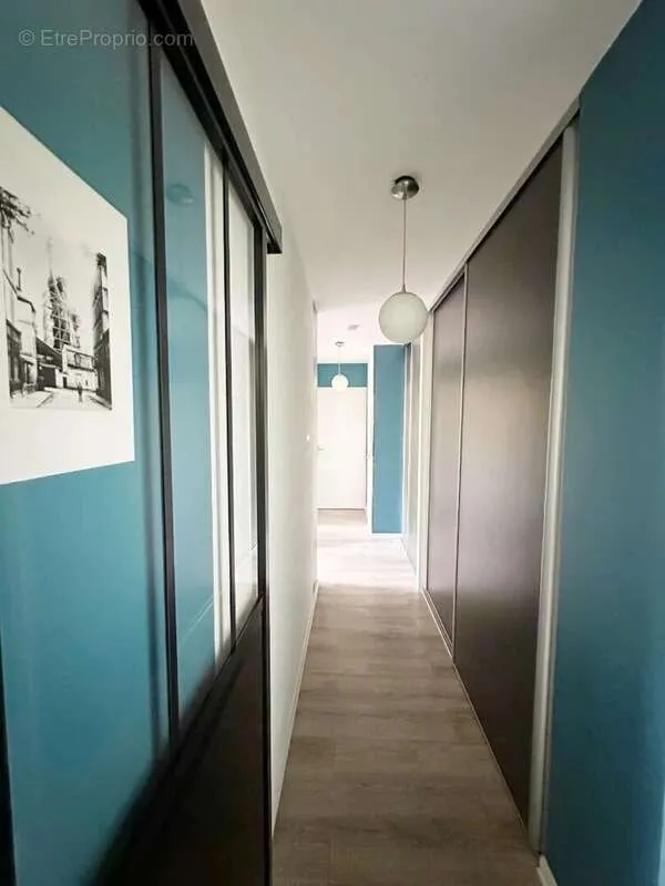 Esik - City Centre 3-Bed Flat with Lift