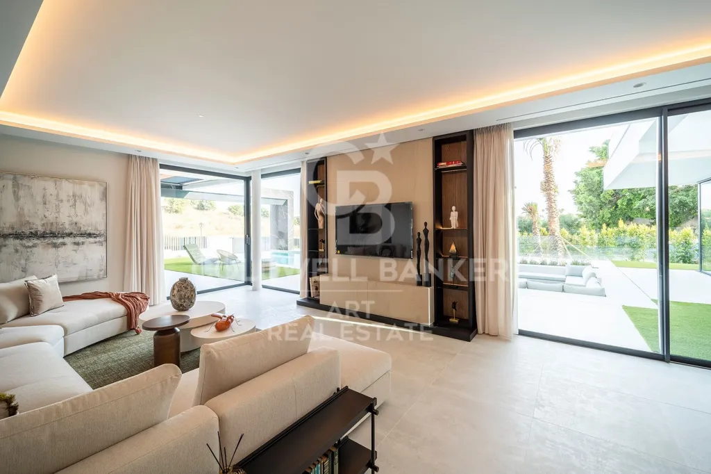 Elutuba - Luxury Villa with Pool in Estepona