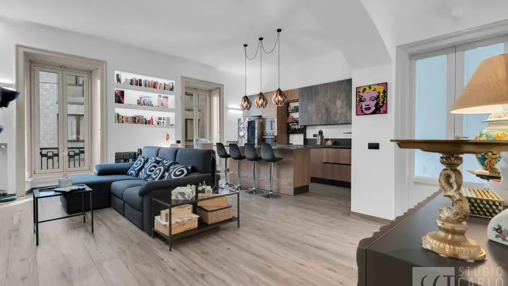 Elutuba - Rusticated Flat with Balcony in Milan