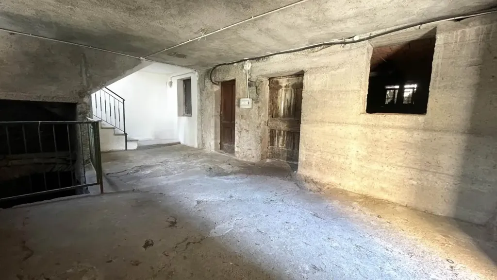 Pièces - Multi-Level House with Private Garden in Talamona