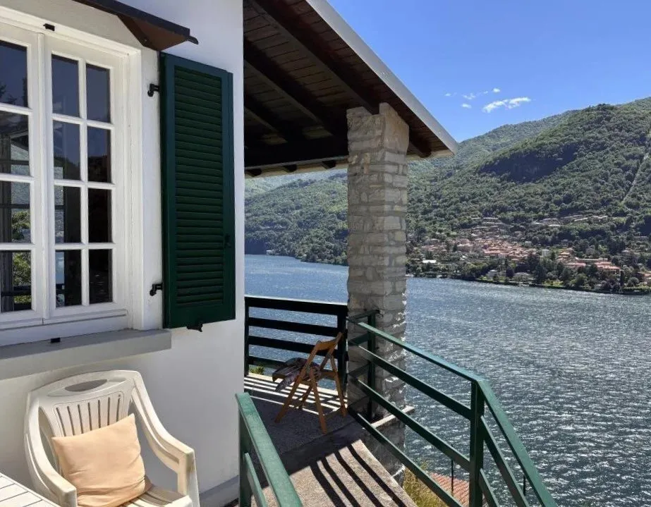 Terrasse - Early 20th-Century Villa with Lake Views in Moltrasio