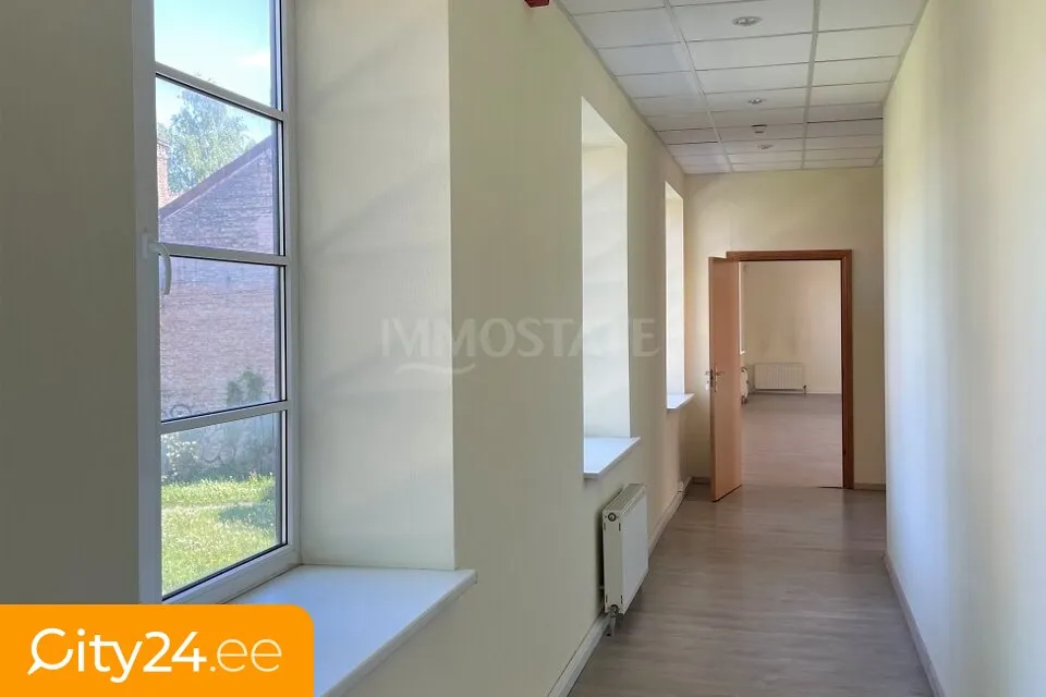 Local commercial 10 pièces à Rīga