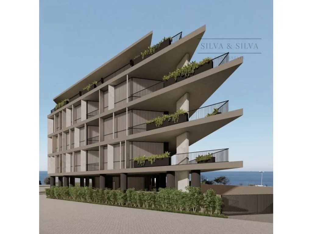 Luxury Flat with Waterfront Views in Vila Nova de Gaia