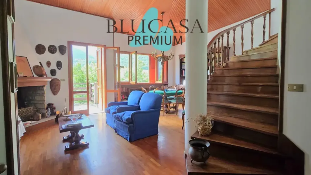 Elutuba - Terraced House with Fireplace in Bocconi