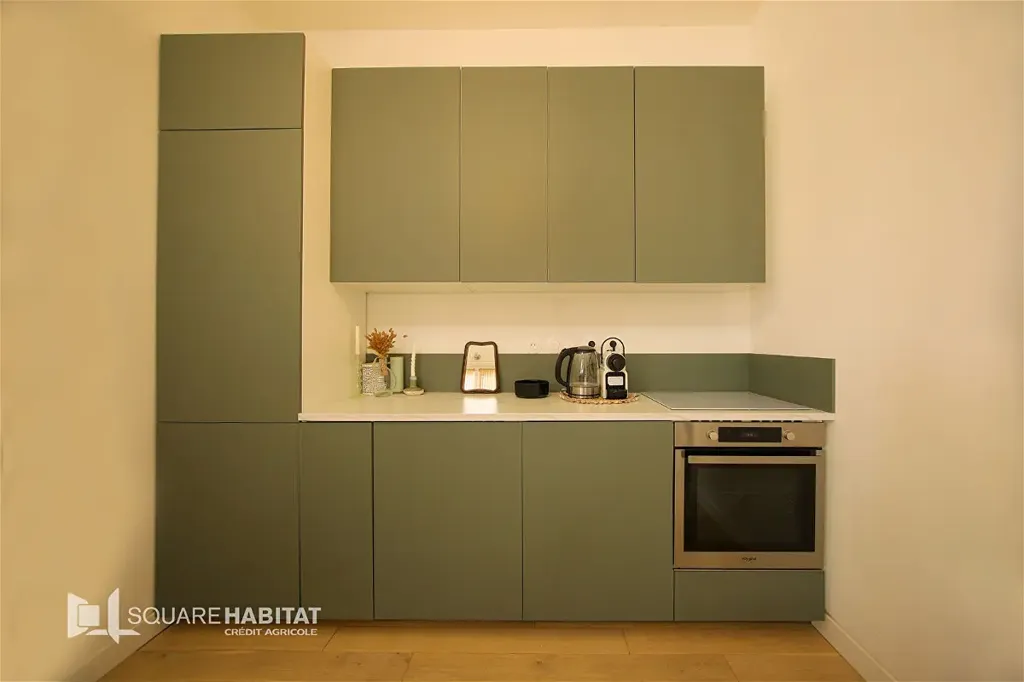 Cuisine - Appartement Rénové avec Hauteurs sous Plafond à Les Sables-d'Olonne