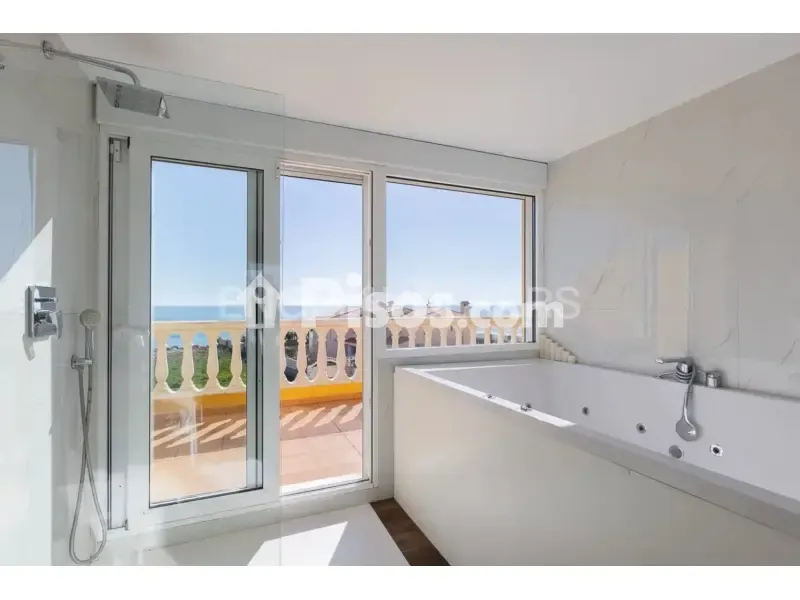 Vannitoad - Seafront Terraced House in Cullera