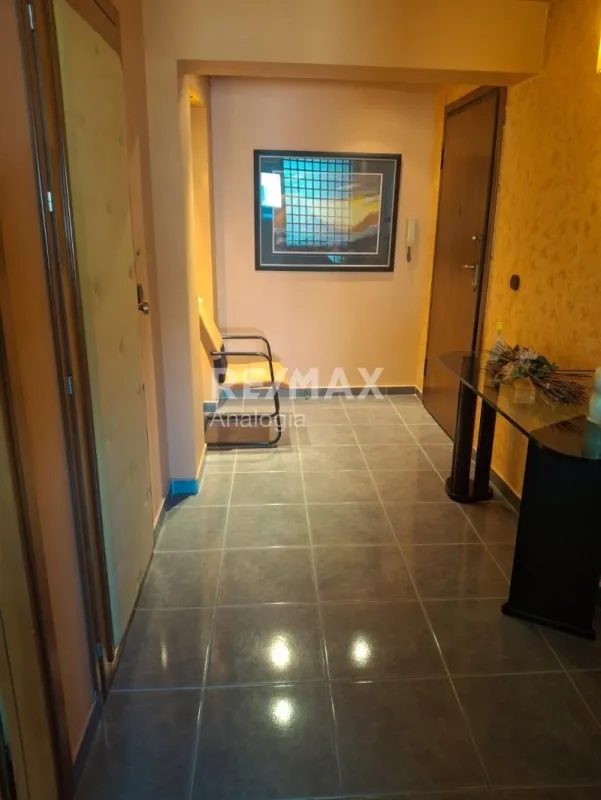 Entrée - Office Space with Unobstructed View in Thermi