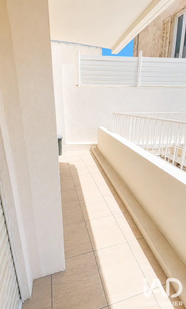 Rõdu - Toulon Apartment with North-South Exposure