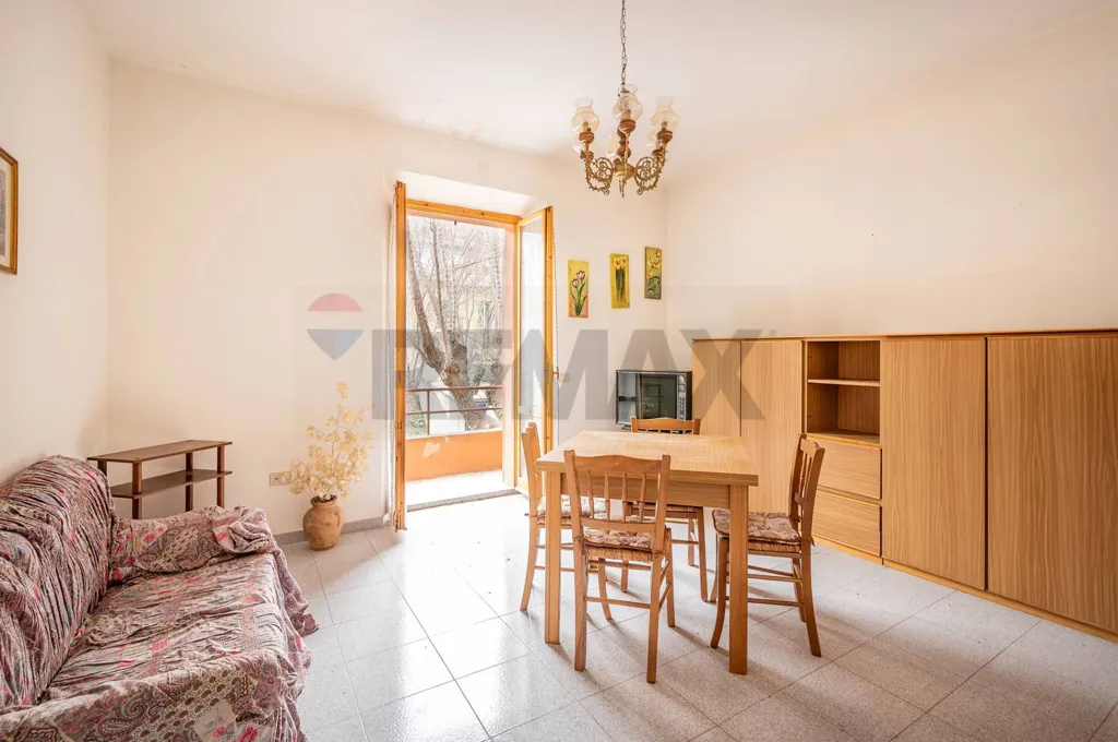 Söögituba - Rustic Apartment with Balcony in Serra San Quirico