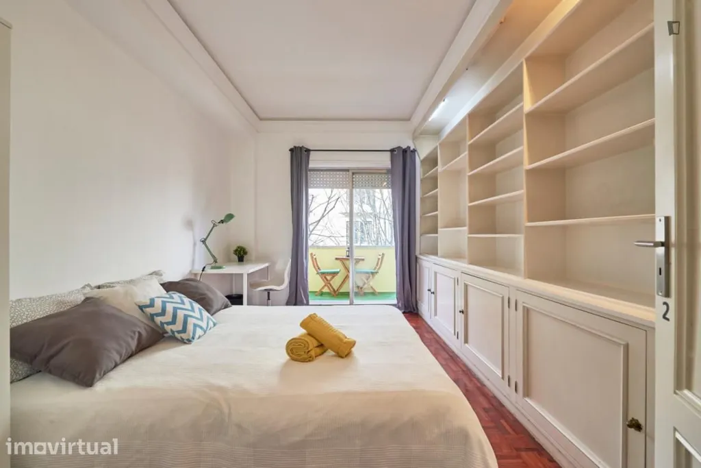 Bedrooms - Student Room in Marquês de Pombal, Lisbon