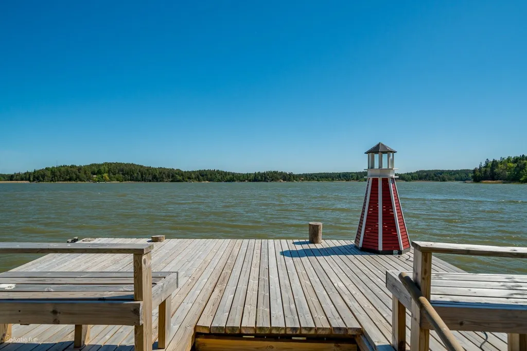 Terrasse - Beachfront House with Private Shore in Hirvensalo