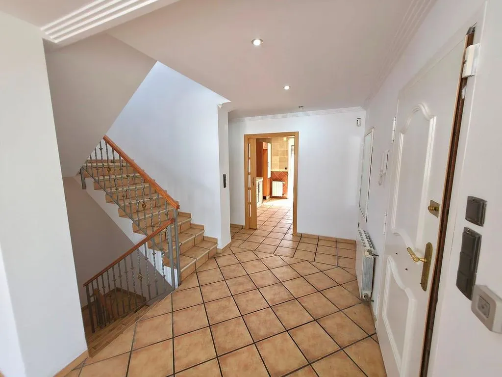 hallway_entrance