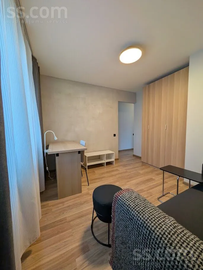 Wohnzimmer - 3-Bedroom Flat with Balcony in Āgenskalns