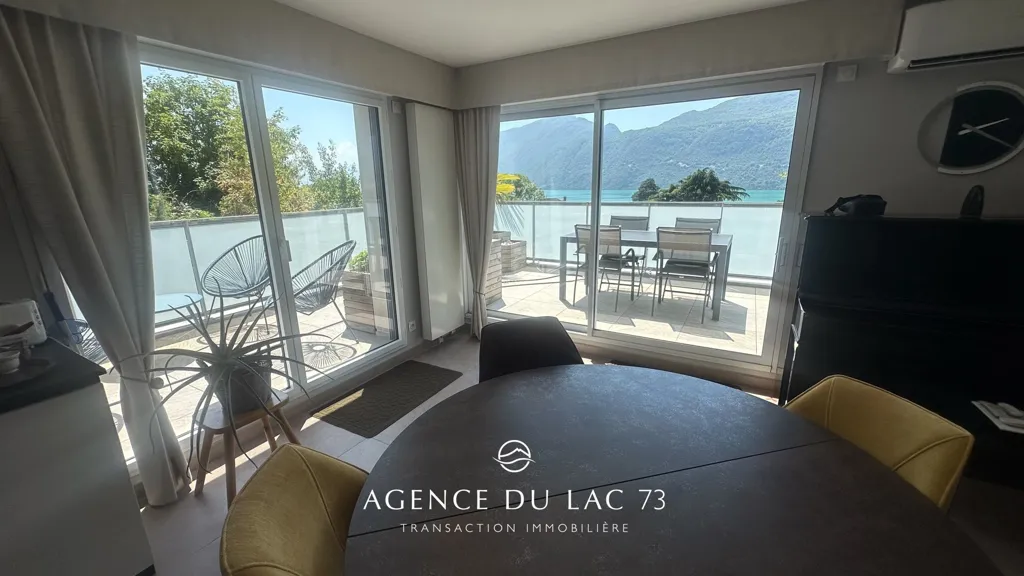 Söögituba - Apartment with Lake View in Brison-Saint-Innocent