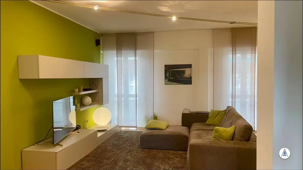 Soggiorno - Refurbished Triplex with Balcony in Pavia