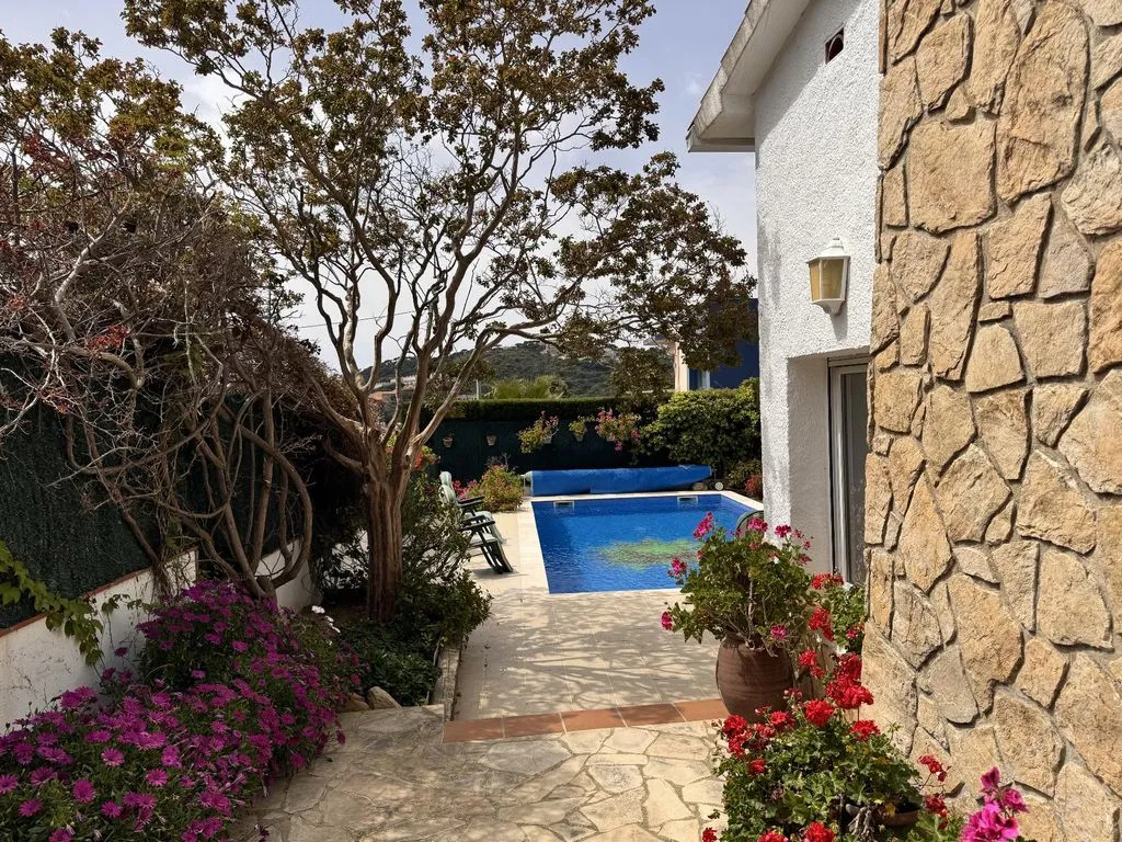 Piscine - Chalet with Pool and Terrace in S'Agaró