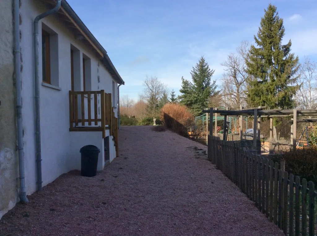 Esterno - Longère with Pool and Gite in Allier