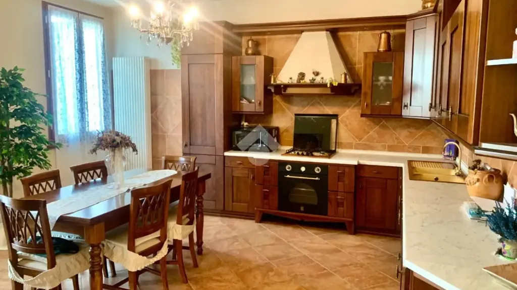 Köök - Two-Storey Apartment with Balcony in Guastalla