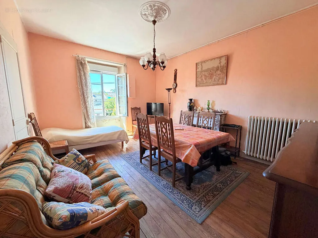 Sala da pranzo - 3-Bed Apartment with Garden in Rennes