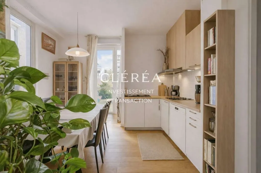 Cuisine - Architectural House with Rooftop Terrace in Lyon-4e