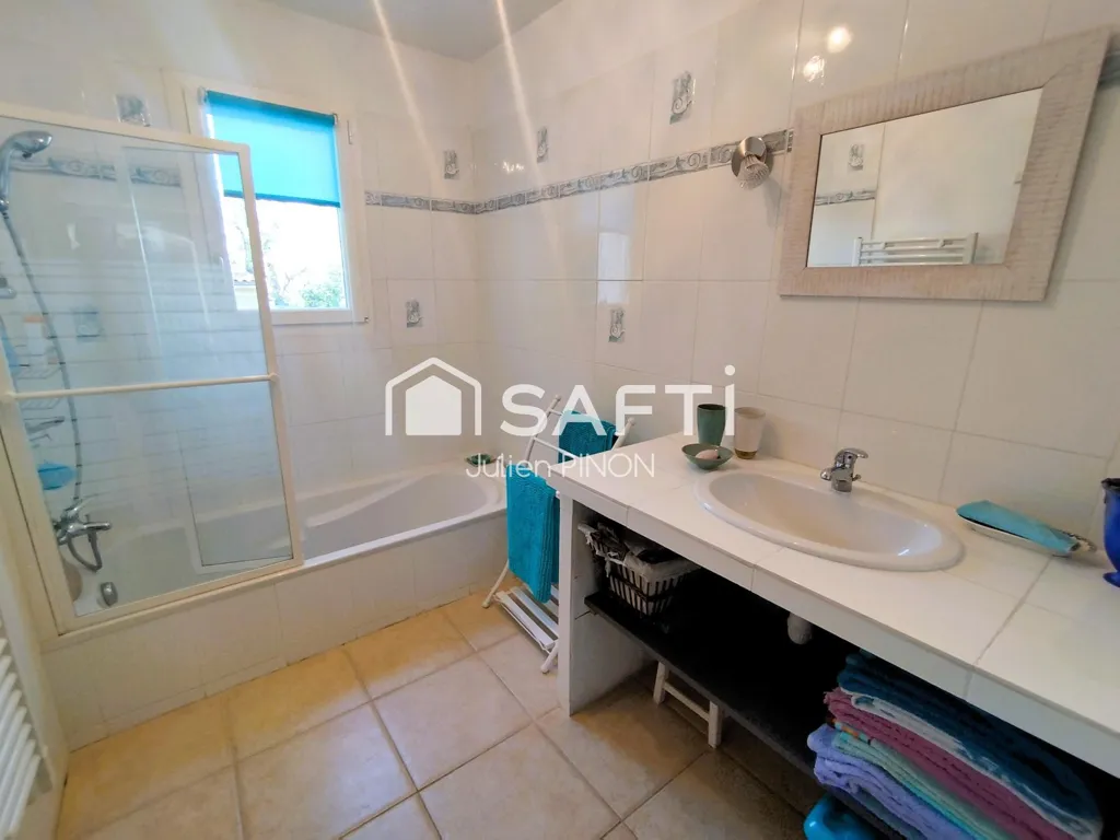Vannitoad - Villa with Pool and Views in Apt