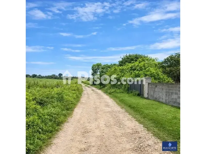 Garden - Agricultural Land with Weekend House near Bañugues