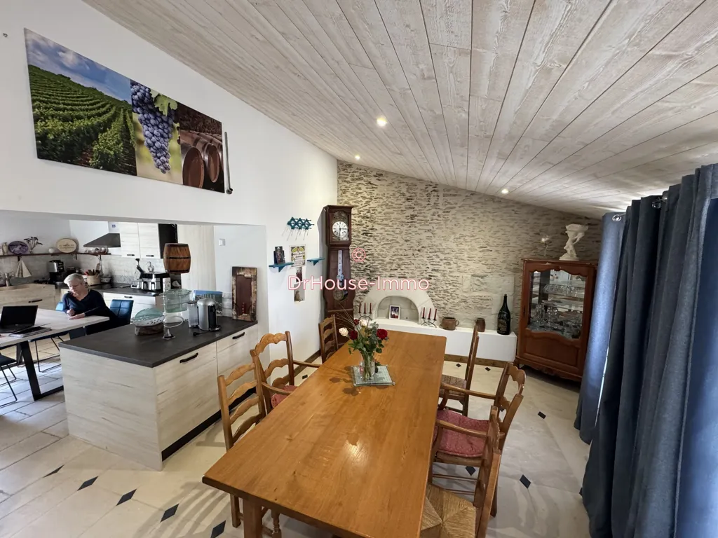 Salle à manger - Ferme rénovée avec piscine à Verrue