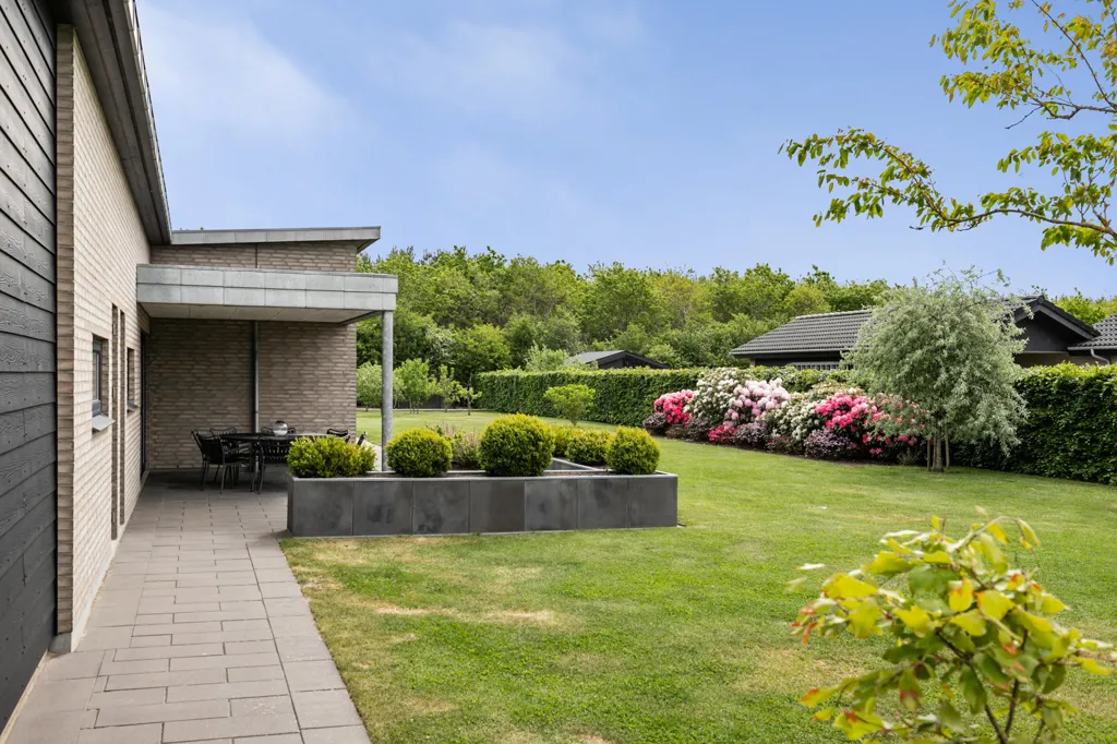 Jardin - Modern Villa with Large Garden in Aabybro