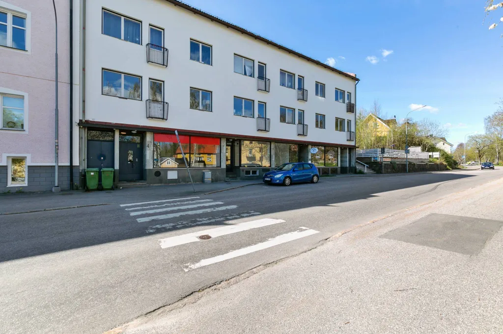Välivaade - Mixed-Use Property with Harbour View in Valdemarsvik