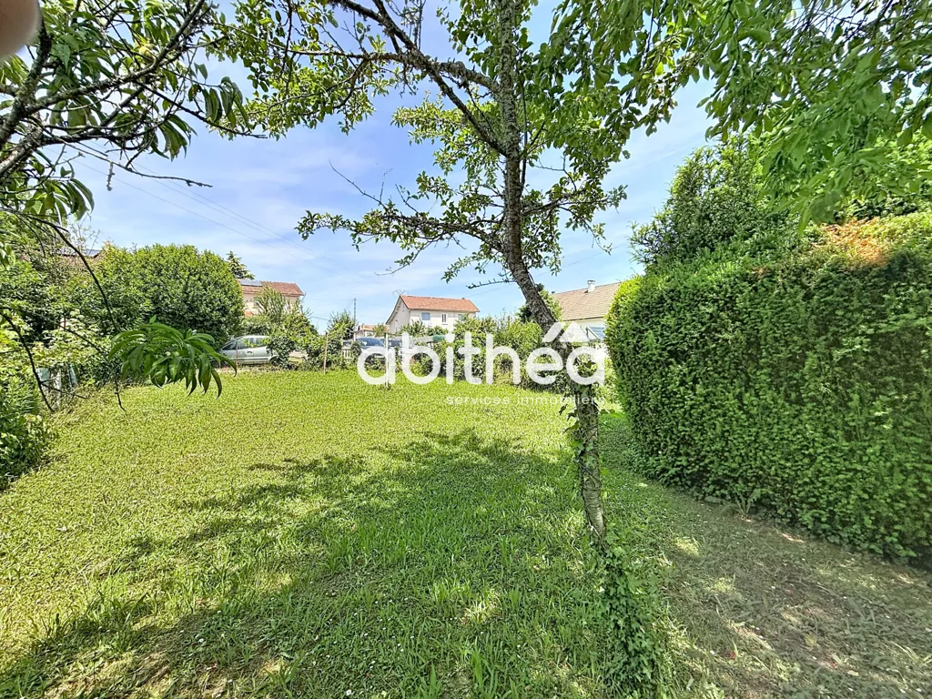 Aed - House and Workshop with Garden in Limoges