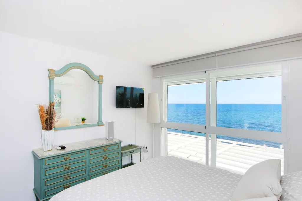 Chambres - Beachfront Duplex with Private Pool in Estepona