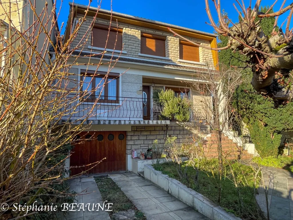 Välivaade - Five-Bedroom House with Garden in Eaubonne Centre