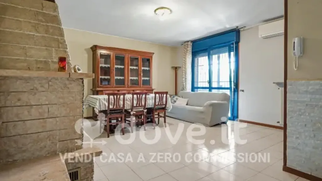 Soggiorno - Rusticated Apartment with Balcony in Ponte San Pietro