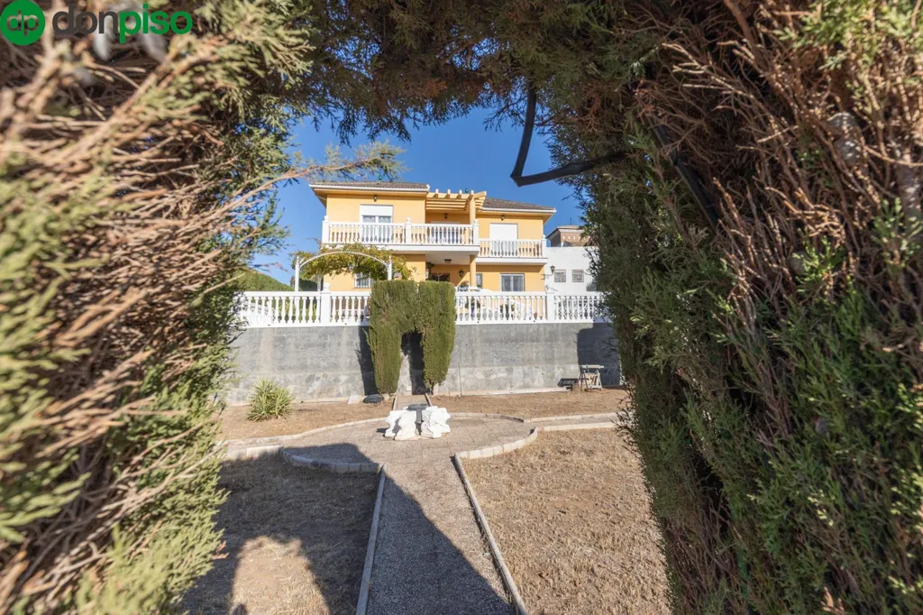 Jardin - Chalet with Private Pool in Calle del Abedul