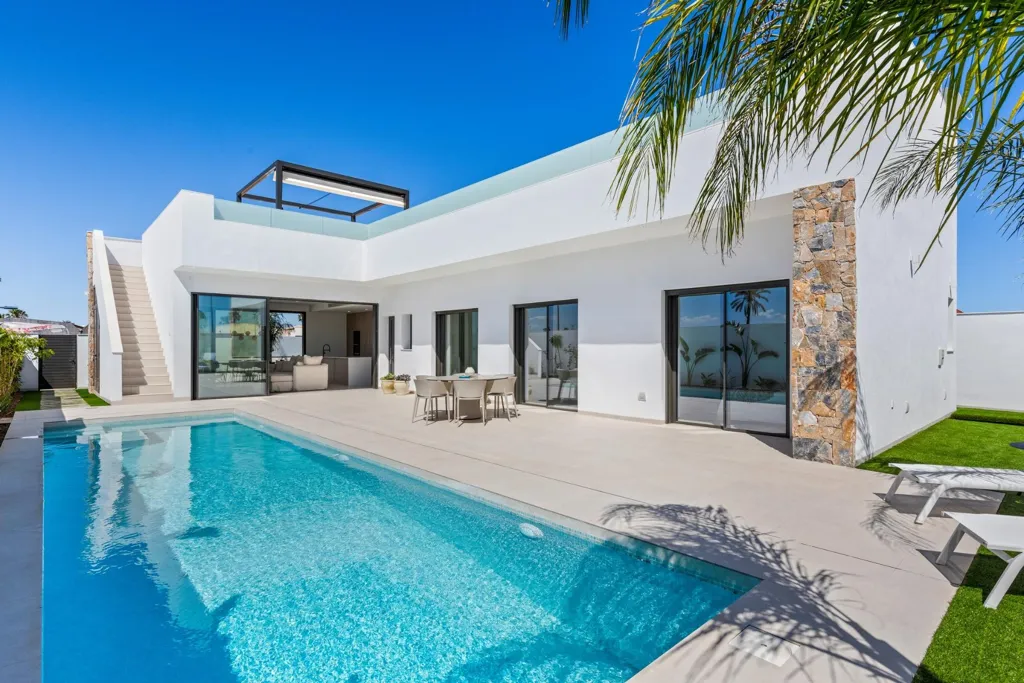 Bassein - Newly Built Villa with Pool in Los Alcázares