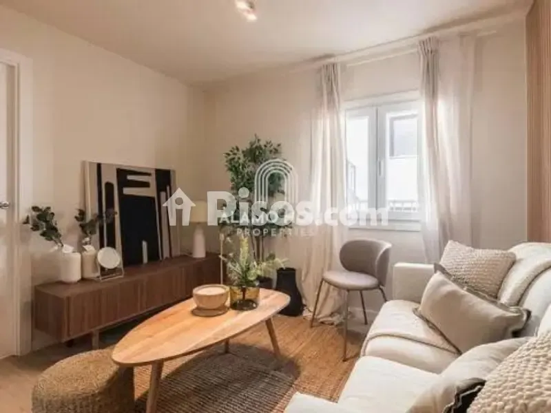 Living Room - Modern Flat with Balcony in Guindalera