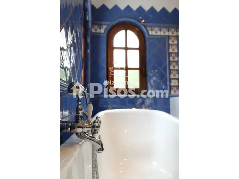 Bathrooms - Villa with Sea Views in Cap Martinet