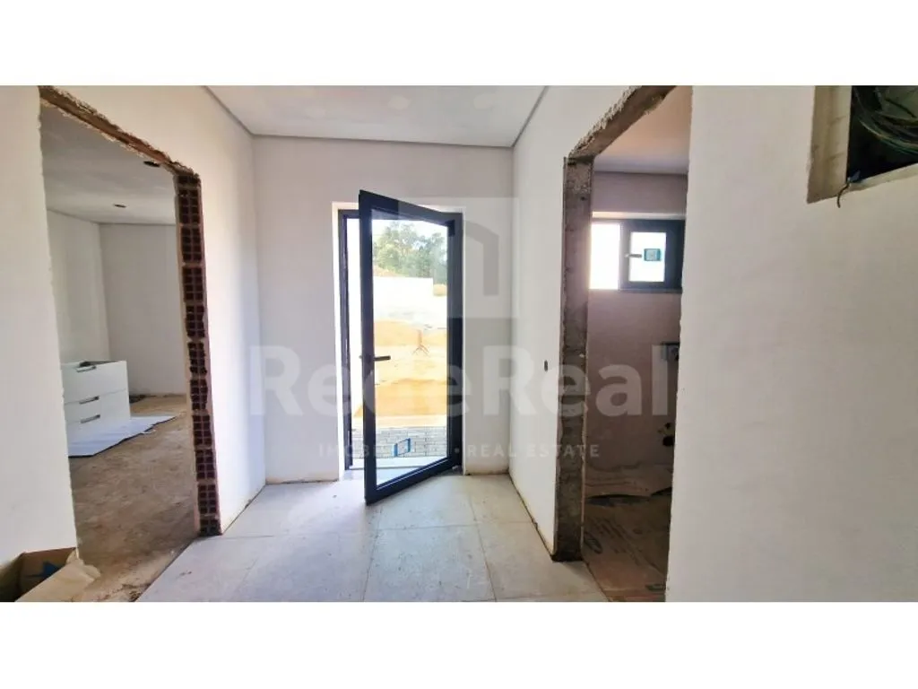 Esik - Luxury Semi-Detached House with Solar Panels in Algoz