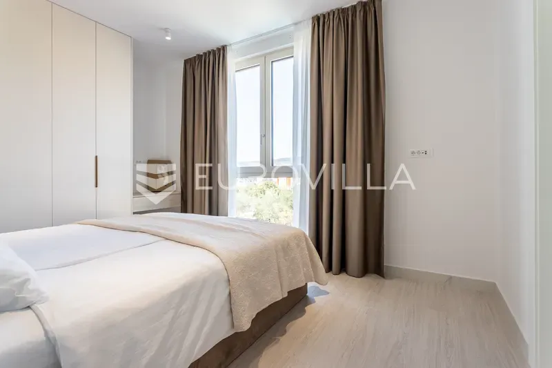 Chambres - Modern Semi-Detached House with Pool near Trogir